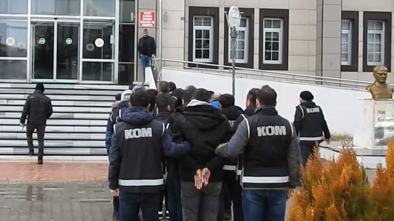 Bitlis’te Milli Eğitim Bakanlığının 46 ton kömürünü çaldılar.