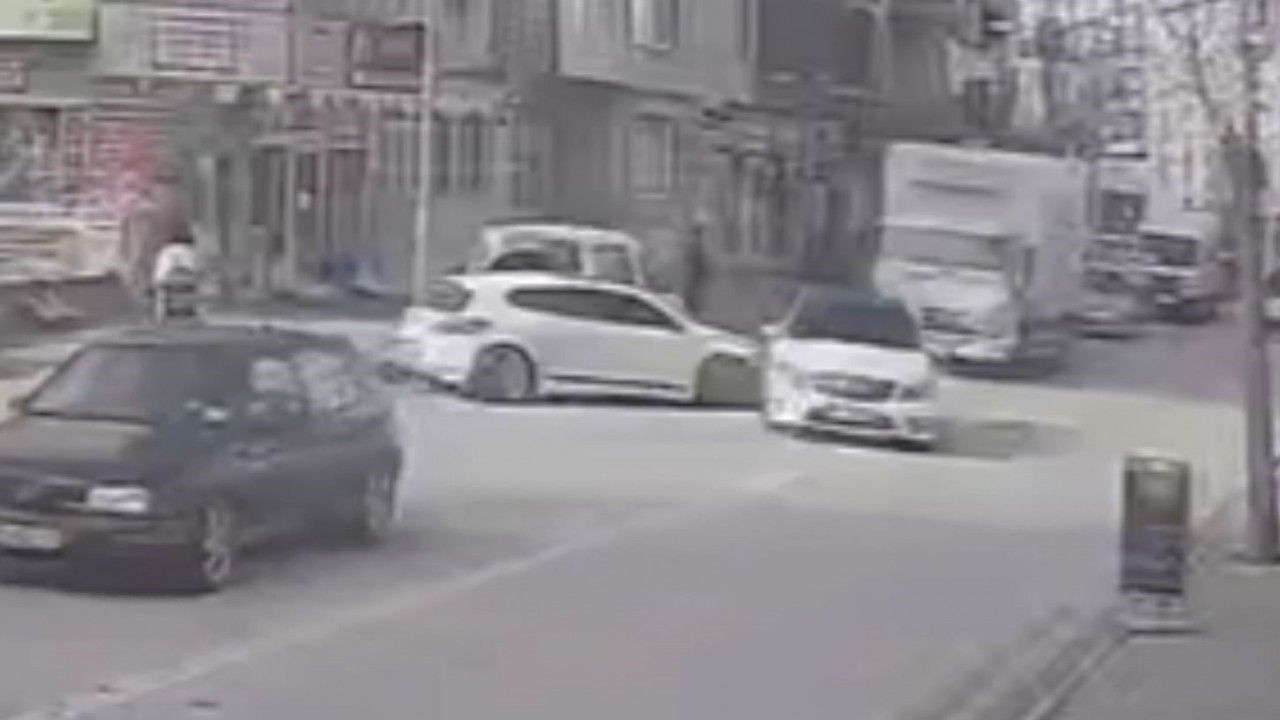 Polisten kaçan  sürücünün neden kaçtın sorusuna cevabı  pes dedirtti.