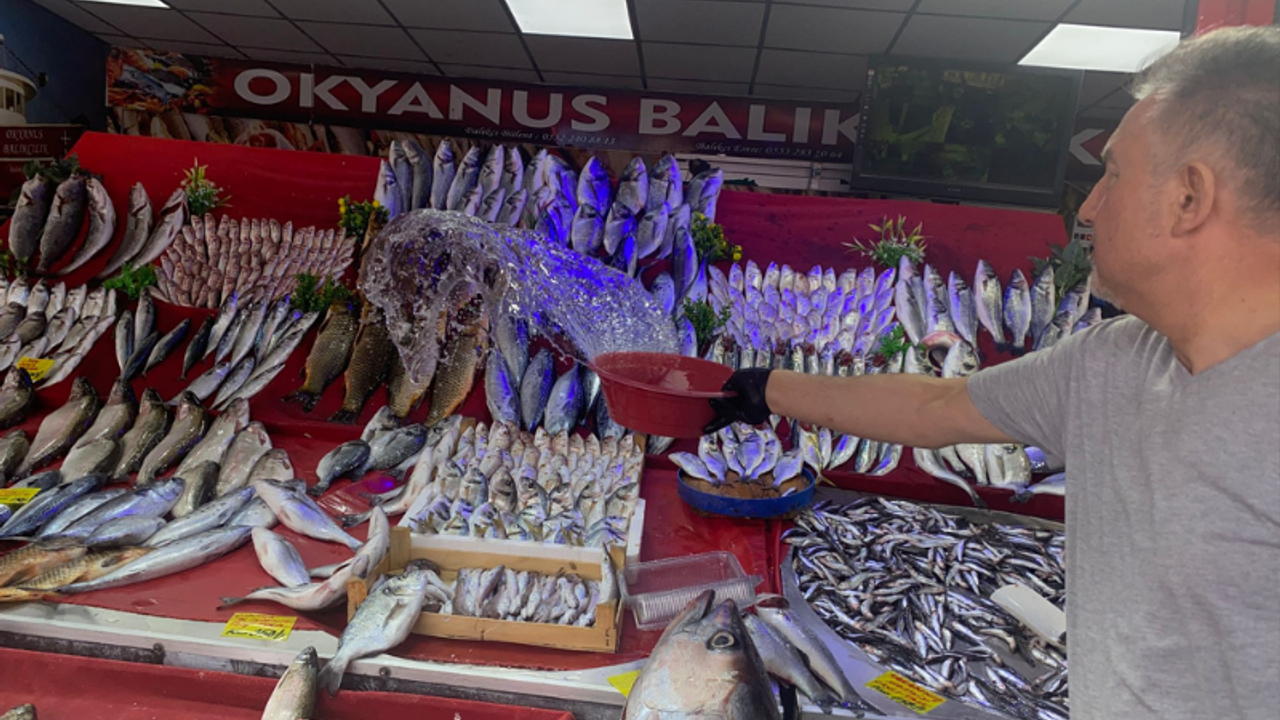 Avlanma yasağı başladı Uşak'ta balık fiyatları tavan yaptı