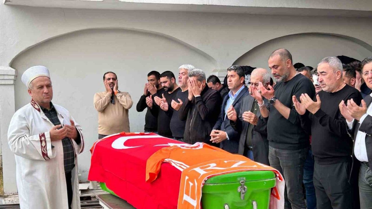 Sokak ortasında kurşunlanarak öldürülen Çorluspor 1947’nin Teknik Direktörü Ersin Aka son yolculuğuna uğurlandı