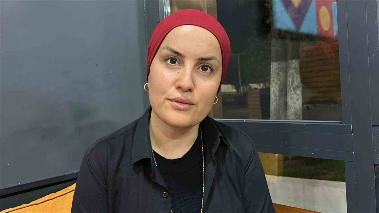 Düğünde halay başı olmak isteyerek kadın soliste saldırdı