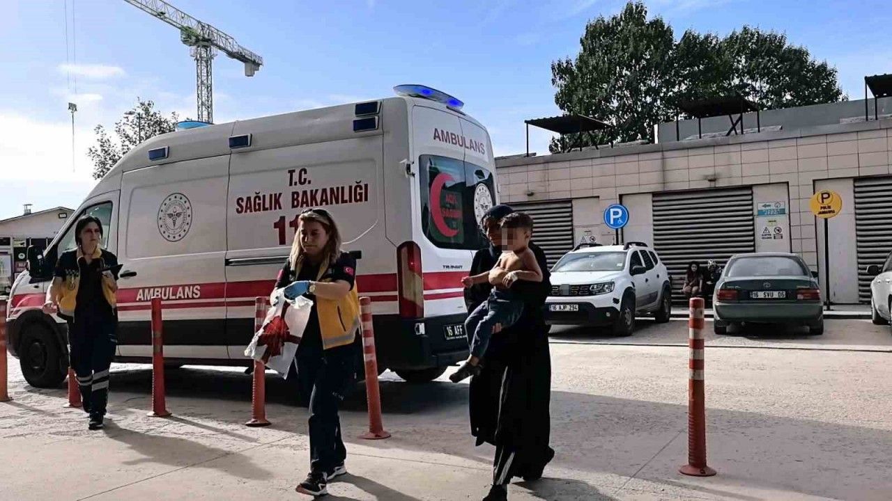 2 yaşındaki çocuğun üzerine kaynar su döküldü