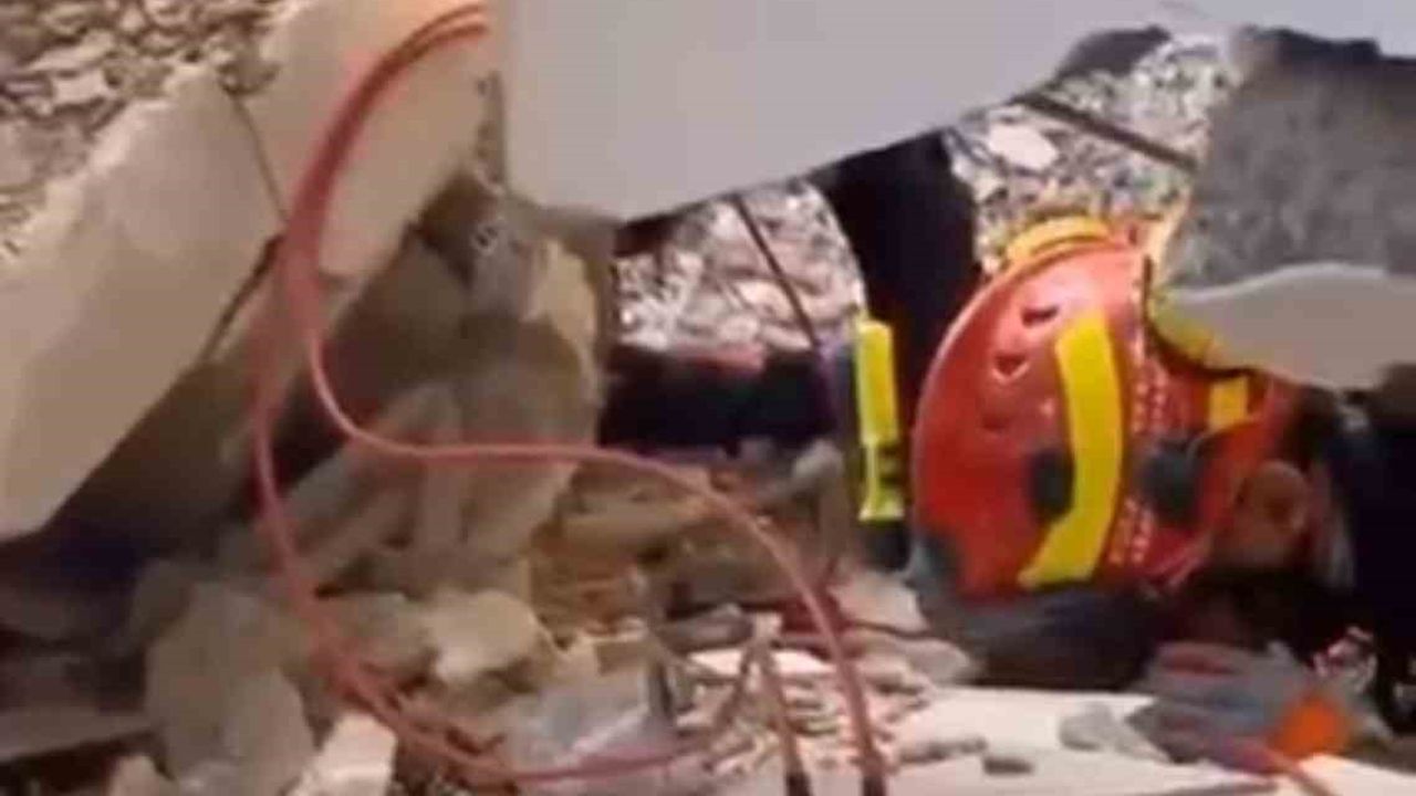 Enkazın altından ses alındı