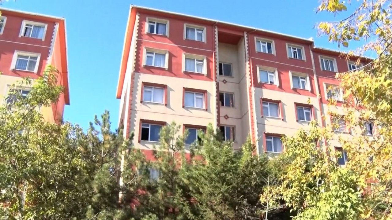 Evde çıkan yangında engelli şahıs hayatını kaybetti