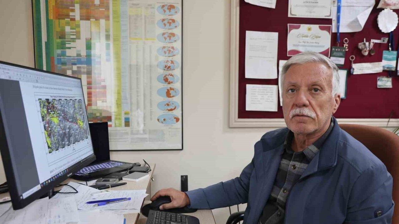 "Sındırgı’da 14 binin üzerinde deprem yaşandı"