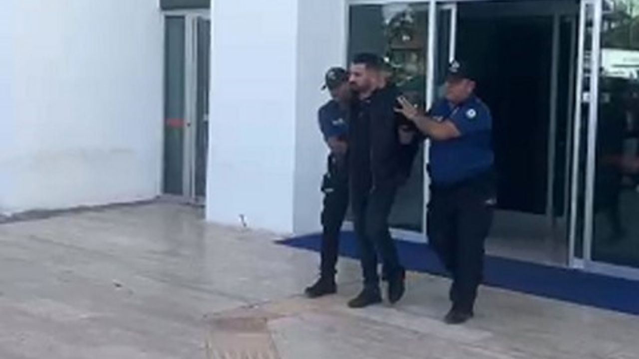 Yol verme kavgasında 1 kişiyi ayağından silahla vurdu