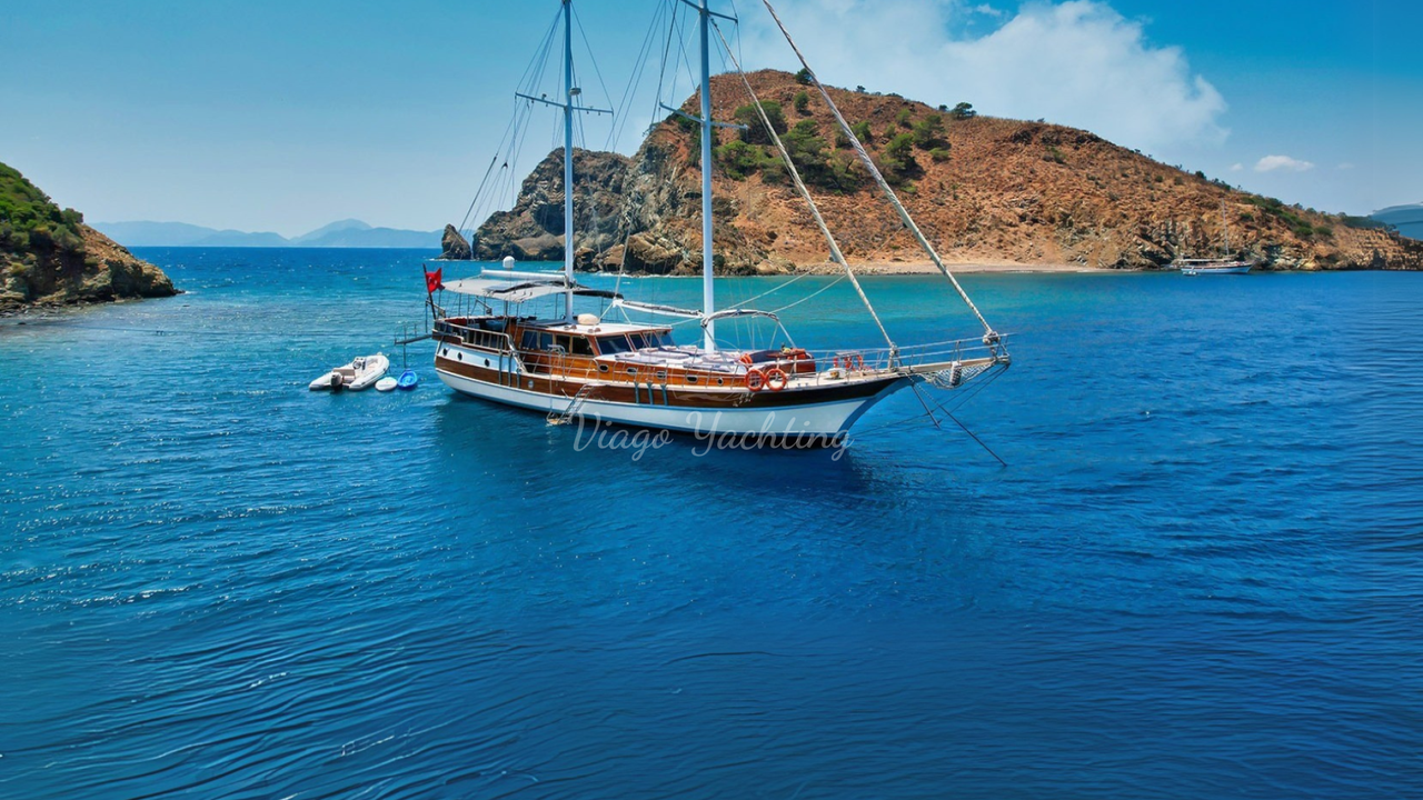 Gulet mi Yelkenli mi? Tatil Planınıza En Uygun Seçenekler