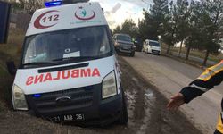 Diyarbakır’da hastaneden ilçeye dönen ambulans kaza yaptı: 1 yaralı