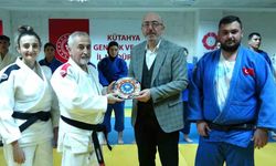 Kütahya’da judo ve atıcılıkta ulusal ve uluslararası yarışmalarda başarı elde eden sporcular ödüllendirildi