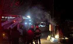 Elektrik trafosu patladı: alevlere  teslim oldu