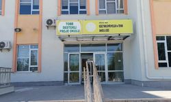 Kütahya'da Gediz’de öğretmen evinde ölü bulundu.Yunus Emre Mesleki ve Teknik Anadolu  okulu öğretmeni ölüm sebebi ne?