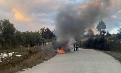 Muğla'da seyir halinde yanan araç hurdaya döndü