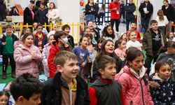 Uşak Belediyesi 5. Bilim Sanat Çocuk Şenliği renkli görüntülerle başladı