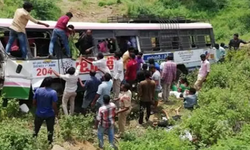 Son Dakika: Hindistan’da otobüse saldırı: 10 ölü 33 Yaralı