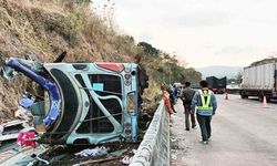 Otobüs devrildi: 18 ölü, 31 yaralı