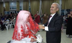 33 yıl sonra tekrardan  gelinlik ve damatlık giydiler