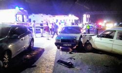 İki otomobil çarpıştı: 5 yaralı