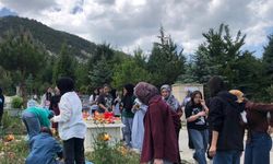 İmam Hatip Lisesi öğrencilerinden mezarlık ve şehitliğe manevi ziyaret