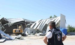 Kaçak yapıları onlar yapıyor belediye yıkıyor