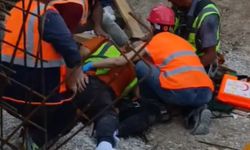 Kalıp yan yattı 2 inşaat işçisi yaralandı