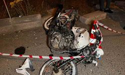 Kırmızı ışıkta geçen motosiklet sürücüsü minibüse çarptı