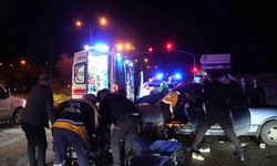Kontrolden çıkan otomobil kırmızı ışıkta bekleyen araçlara çarptı