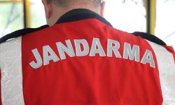 Uyarıcı madde etkisi ile araç kullanırken jandarmaya yakalandı
