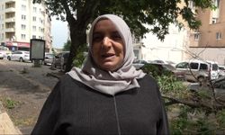 Yaşanan fırtınada üzerine ağaç dalı düşmesinden son anda kurtuldu