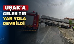 Yağmur kazaya yol açtı tır devrildi