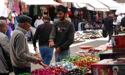 Bayram telaşı başladı: Çarşı ve pazarda renkli görüntüler