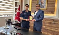 İlçe Jandarma Komutanı’na plaketle veda edildi