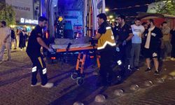 Kent meydanında 17 yaşındaki genç bıçaklandı