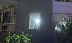 Korkutan yangın: Mahsur kalan kadın demir parmaklıkları kesilerek kurtarıldı