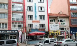 Otel yangını: 2 kişi dumandan etkilendi