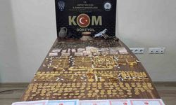 Piyasaya sürülmeye hazır onlarca sahte altın ele geçirildi