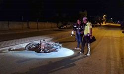 Refüje çarpan motosikletteki 2 kişi ağır yaralandı