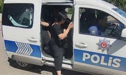 YKS ilk oturumuna geç kalan öğrencilere polis destek verdi