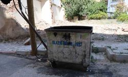Çöp konteynerinde yeni doğmuş bebek bulundu