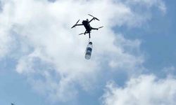 Dron ile çay bahçesine su servisi yaptılar