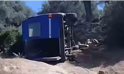Freni tutmayan minibüs devrildi: 6 yaralı