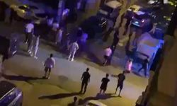 Gözü Dönmüş Adam Ailesine Saldırdı Yetmedi Etraftakilere Bıçak Çekti