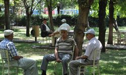 Sıcak havalarda her gün en az 2-2,5 litre sıvı tüketilmeli