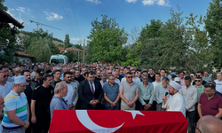 Tır ve minibüsün karıştığı zincirleme kazada 16 kişi yaralandı