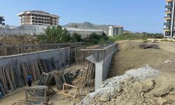 Köprü inşaatında yüksekten düşen işçi hayatını kaybetti
