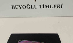 Sevgilisini kıskanan kadın 3 kişiyi bıçakladı