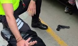 Yaz ortasında montu şüphe uyandırdı üzerinden tabanca çıktı