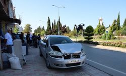 Zincirleme trafik kazası: 4 araç birbirine girdi