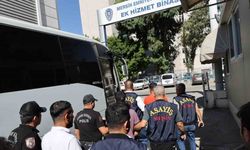 16 milyonluk soygun yaptılar, biri damda uyurken yakalandılar