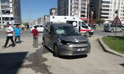 Aracın çarptığı anne ve 2 çocuğu ağır yaralandı
