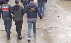 Bolu’da ’çocuğa c*nsel istismar’ ve ’dolandırıcılıktan’ aranan 2 kişi yakalandı